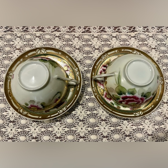 PAIR of Antique Porcelain Hand Painted Japanese Tea Cups and Saucers - Picture 5 of 10